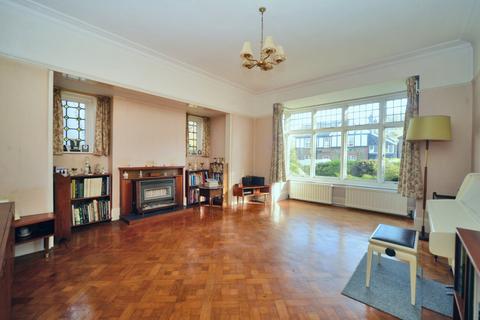 41 The Crescent, Belmont, Sutton, SM2 6BP
