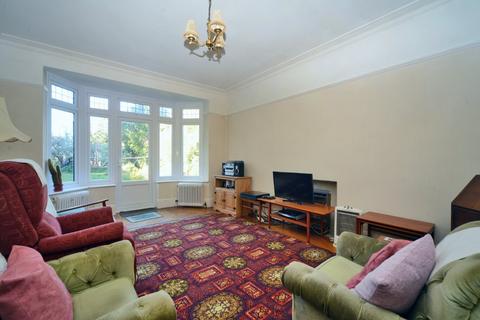 41 The Crescent, Belmont, Sutton, SM2 6BP