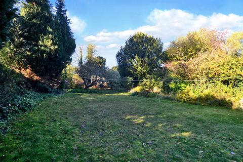 41 The Crescent, Belmont, Sutton, SM2 6BP