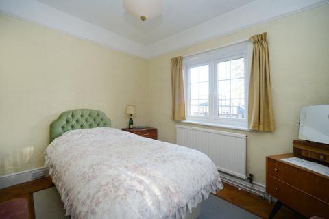 41 The Crescent, Belmont, Sutton, SM2 6BP