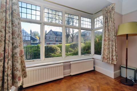 41 The Crescent, Belmont, Sutton, SM2 6BP