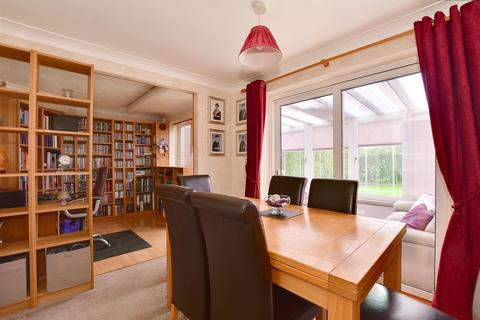 58 Bathurst Road, Staplehurst, Tonbridge, TN12 0LH