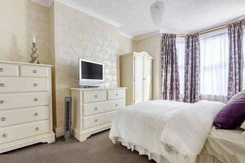 76 Minard Road, Catford, London, SE6 1NL