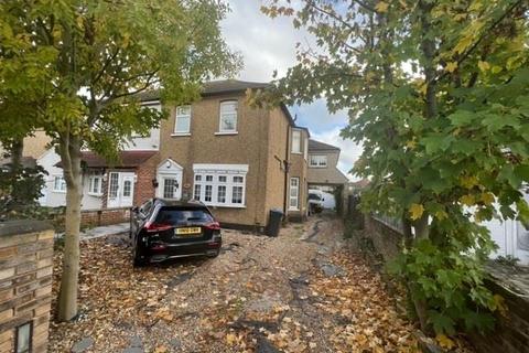3 bedroom flat for sale - First Avenue, Middlesex, Enfield, Middlesex, EN1 1BN