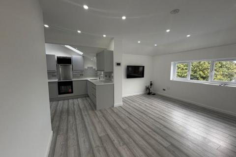 3 bedroom apartment for sale, First Avenue, Enfield, London, Middlesex, EN1 1BN