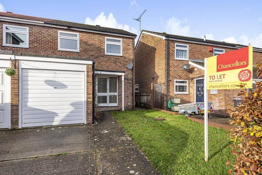 Rosedale Gardens, Thatcham, RG19 3 bed terraced house £1,300 pcm (£