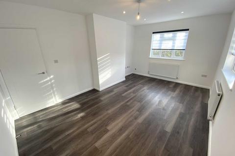 2 bedroom flat to rent, Edgware Court, Edgware