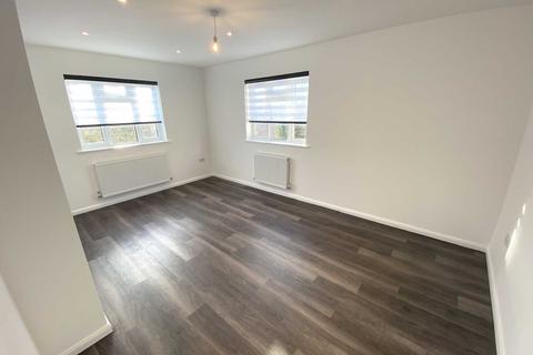 2 bedroom flat to rent, Edgware Court, Edgware