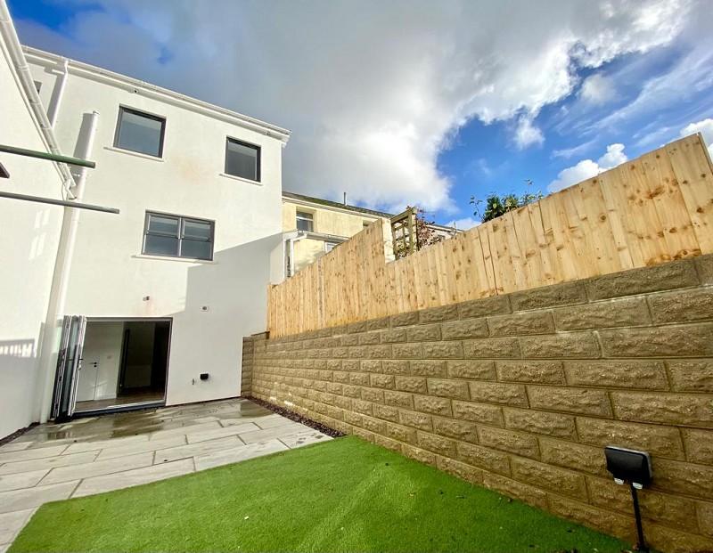 High Street, Ogmore Vale, Bridgend, Bridgend County. CF32 7AD 4 bed