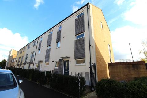 3 bedroom end of terrace house for sale - Wood Street, Patchway, Bristol, South Gloucestershire, BS34