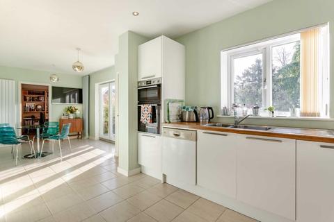 2 Castle View, Tutshill, Chepstow, NP16 7EA