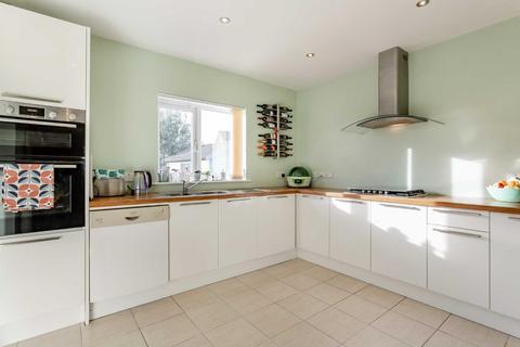 2 Castle View, Tutshill, Chepstow, NP16 7EA
