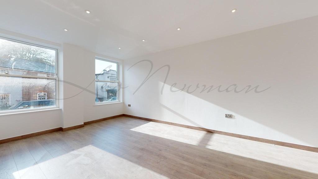 Harvest Lane, Thames Ditton, KT7 2 bed flat £1,450 pcm (£335 pw)