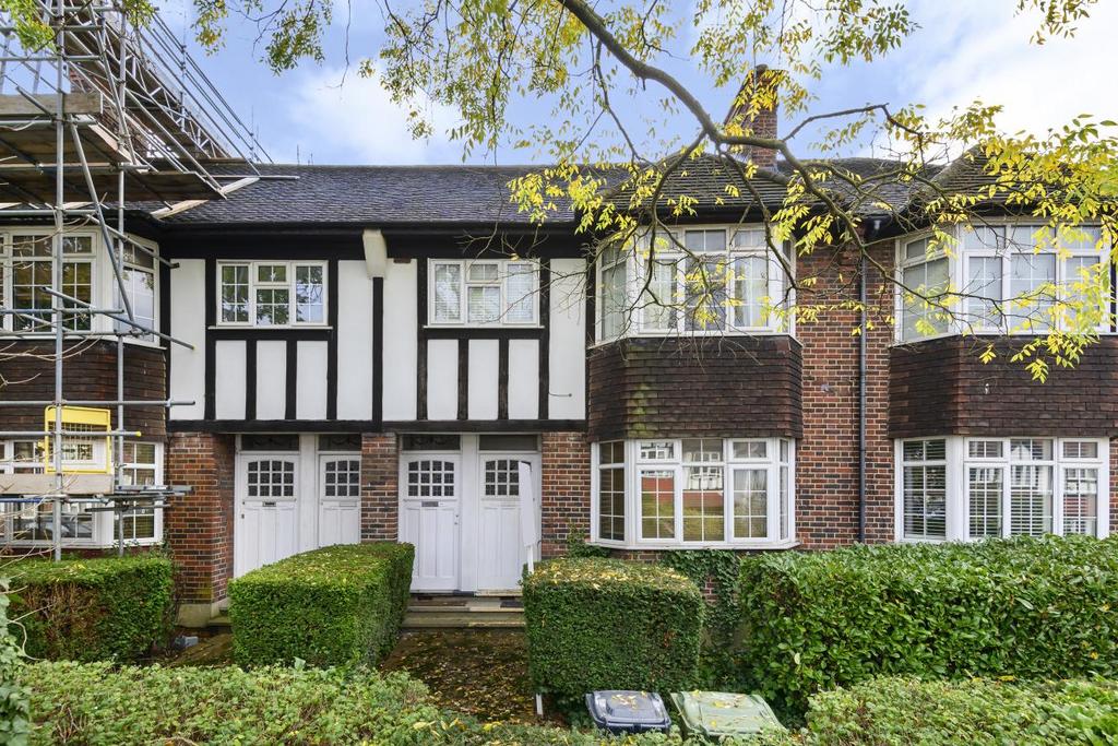 Gracefield Gardens, Streatham 2 bed maisonette for sale - £495,000