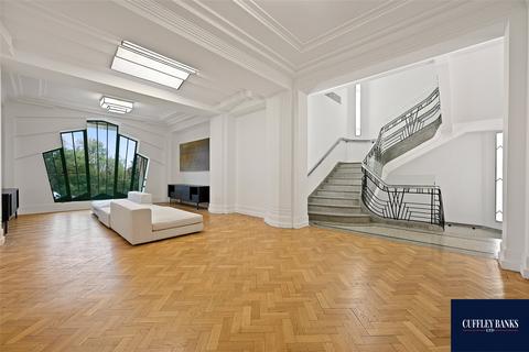 Flat 16, Hoover Building Western Avenue, Perivale, Greenford, UB6 8AT