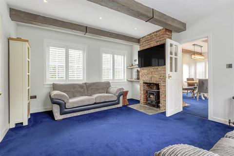 Malt Cottage, 1 Brewers Yard, Storrington, Pulborough, RH20 4DN