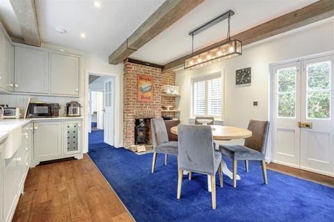 Malt Cottage, 1 Brewers Yard, Storrington, Pulborough, RH20 4DN