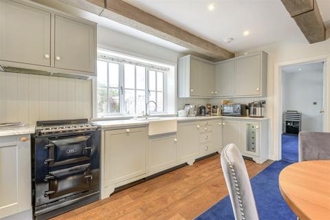 Malt Cottage, 1 Brewers Yard, Storrington, Pulborough, RH20 4DN