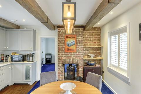 Malt Cottage, 1 Brewers Yard, Storrington, Pulborough, RH20 4DN