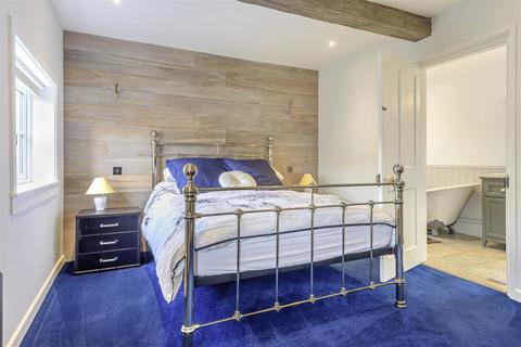 Malt Cottage, 1 Brewers Yard, Storrington, Pulborough, RH20 4DN