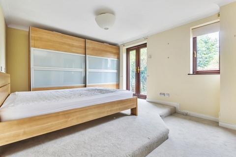 38 Croftongate Way, London, SE4 2DL