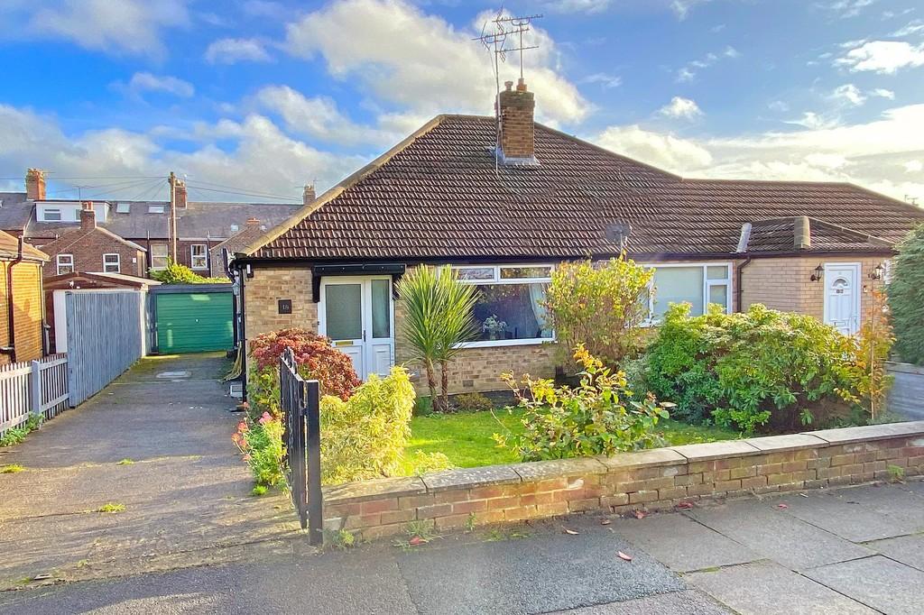 Wedderburn Close, Harrogate 2 bed semidetached bungalow for sale £