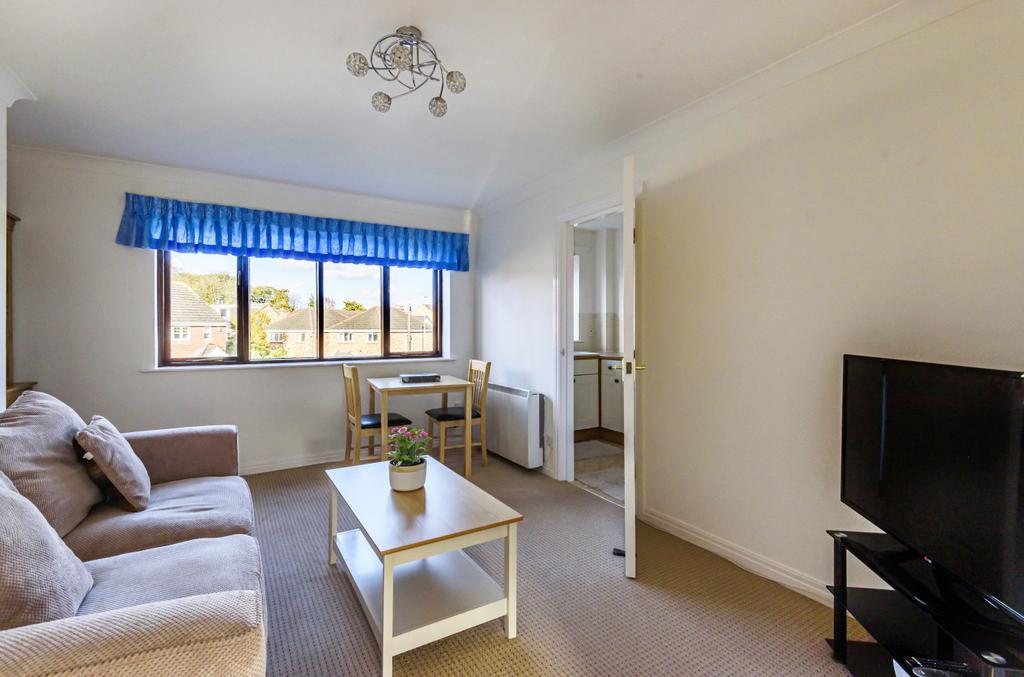 Roker Lane, Pudsey, West Yorkshire, LS28 2 bed flat £125,000