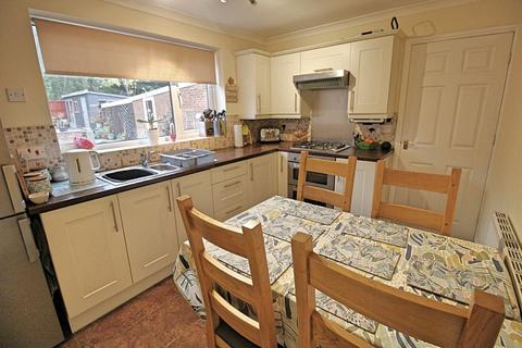 3 bedroom semi-detached house for sale - Brixham Drive, West Knighton