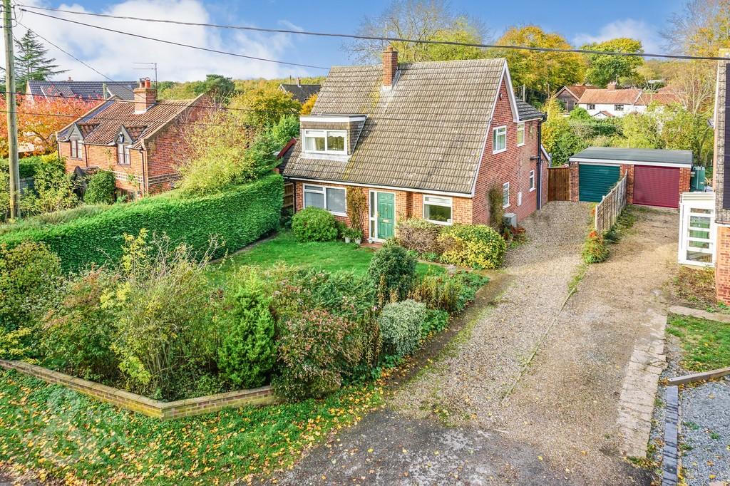 School Lane, Little Melton, Norwich 3 bed chalet £385,000