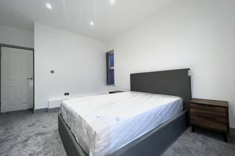 2 bedroom apartment to rent, Harehills Avenue, Leeds