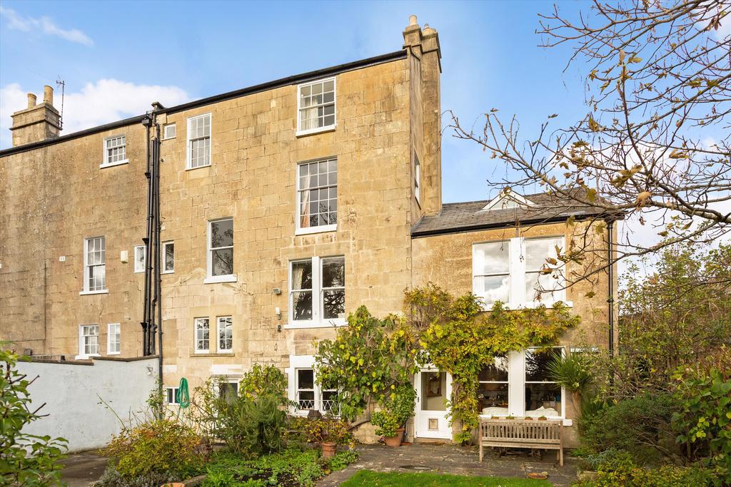 Macaulay Buildings, Bath, Somerset, BA2 5 bed townhouse for