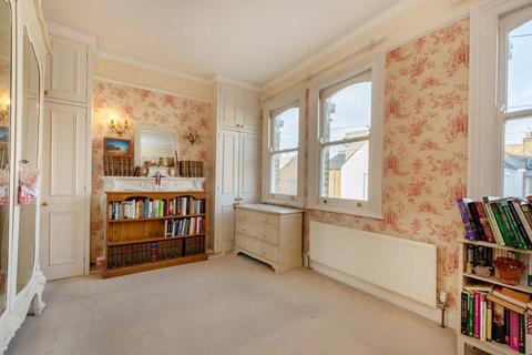 3 bedroom house to rent - Chatto Road, Between the Commons, London, SW11