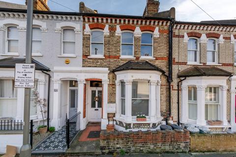 3 bedroom house to rent - Chatto Road, Between the Commons, London, SW11