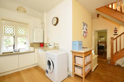 3 bedroom maisonette to rent - Sandy Lane, Woking, GU22