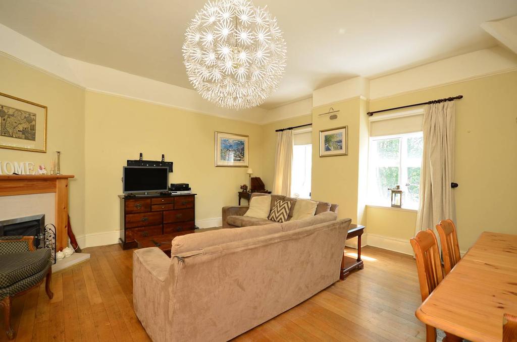 Sandy Lane, Woking, GU22 3 bed to rent £1,900 pcm (£438 pw)