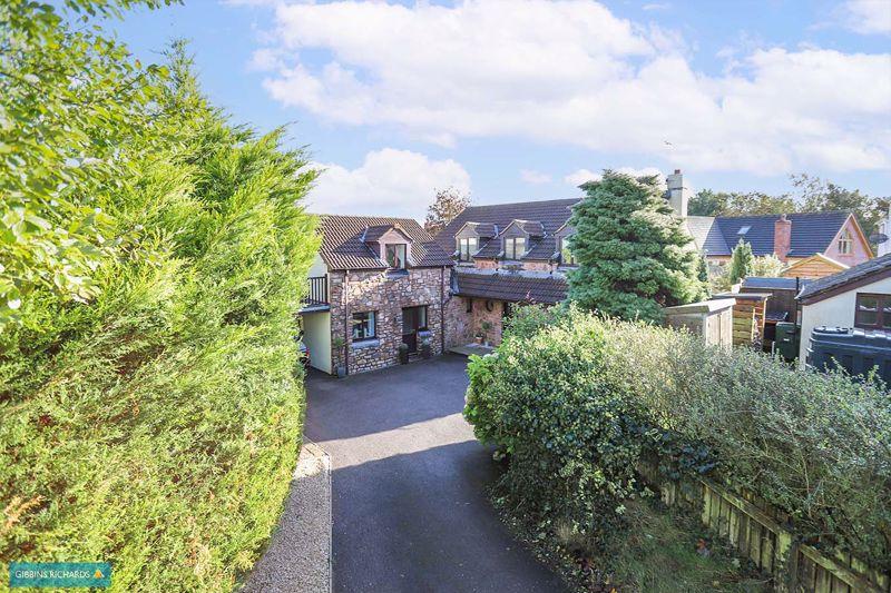 Westford, Wellington 5 bed detached house £560,000