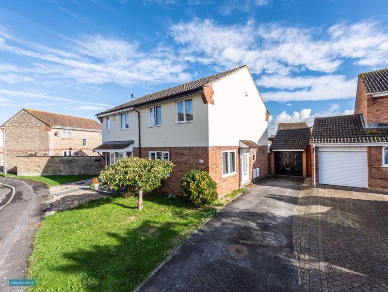 Shellthorn Grove, Bridgwater 3 bed semidetached house for sale £239,950