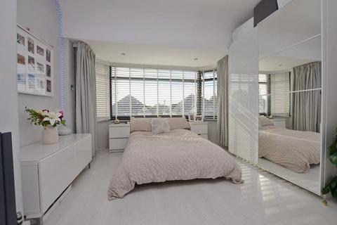 4 bedroom semi-detached house for sale - Oak Road, Oldbury