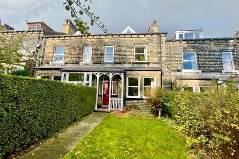 6 Avondale Place, Halifax, HX3 0DY