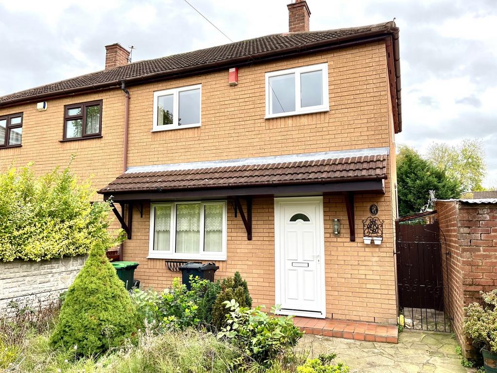 The Grove, Walsall, WS5 2 bed semidetached house for sale £155,000