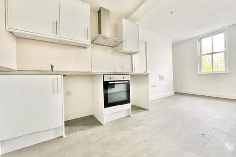 Studio to rent - New Cross Road, SE14