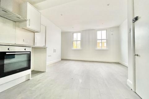 Studio to rent - New Cross Road, SE14