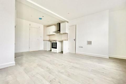 Studio to rent - New Cross Road, SE14