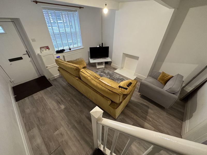 Joel Lane Gee Cross, Hyde, SK14 5JZ 2 bed terraced house £900 pcm (£