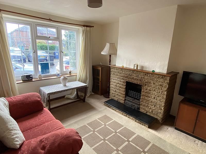 BOURNE END 3 bed semidetached house for sale £495,000