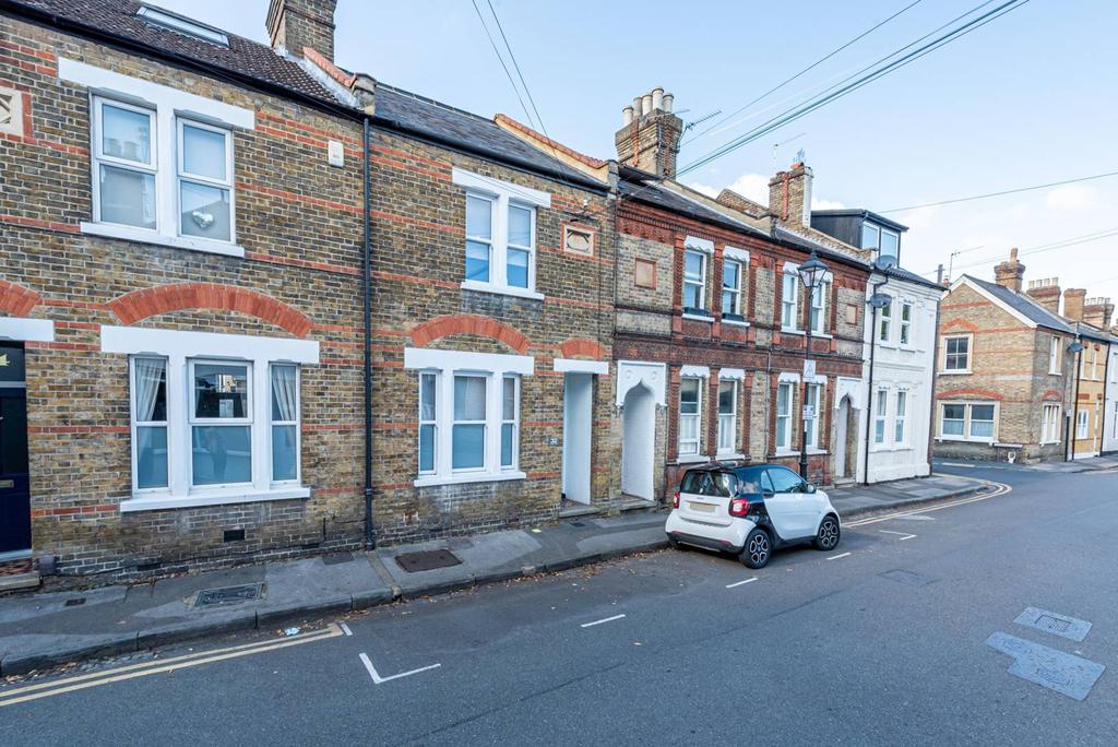 Alexandra Road, Windsor, SL4 3 bed terraced house for sale £700,000