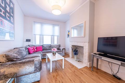 32 Alexandra Road, Windsor, SL4 1HR
