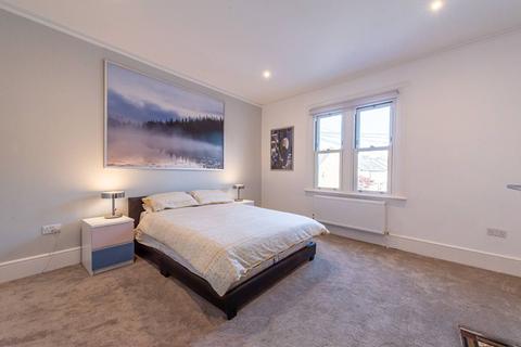 32 Alexandra Road, Windsor, SL4 1HR