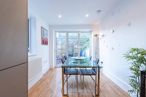 32 Alexandra Road, Windsor, SL4 1HR
