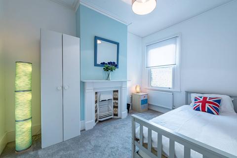 32 Alexandra Road, Windsor, SL4 1HR
